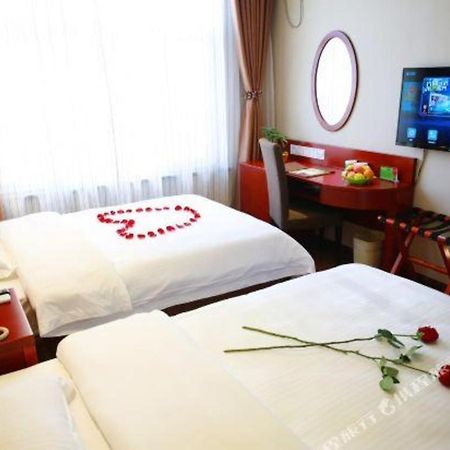 Greentree Inn Bole Wanxianghui Express Hotel Eksteriør bilde