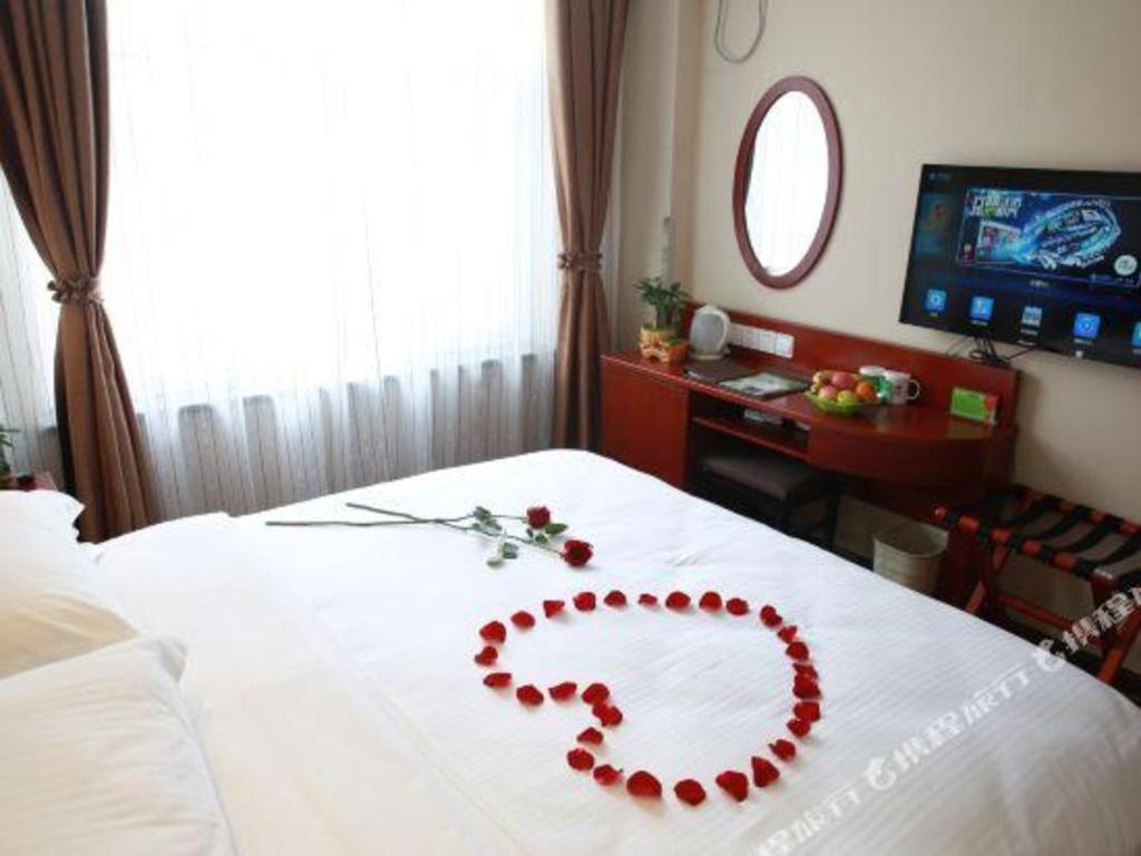 Greentree Inn Bole Wanxianghui Express Hotel Eksteriør bilde